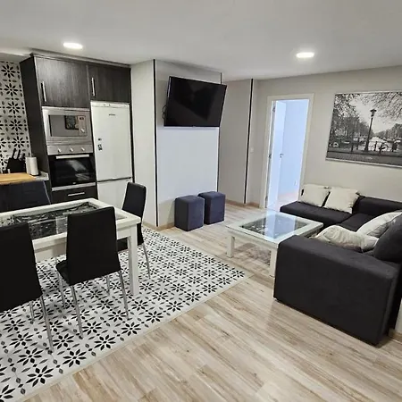 6 Habitaciones, Alojamiento Completo En Pleno Centro Apartment *